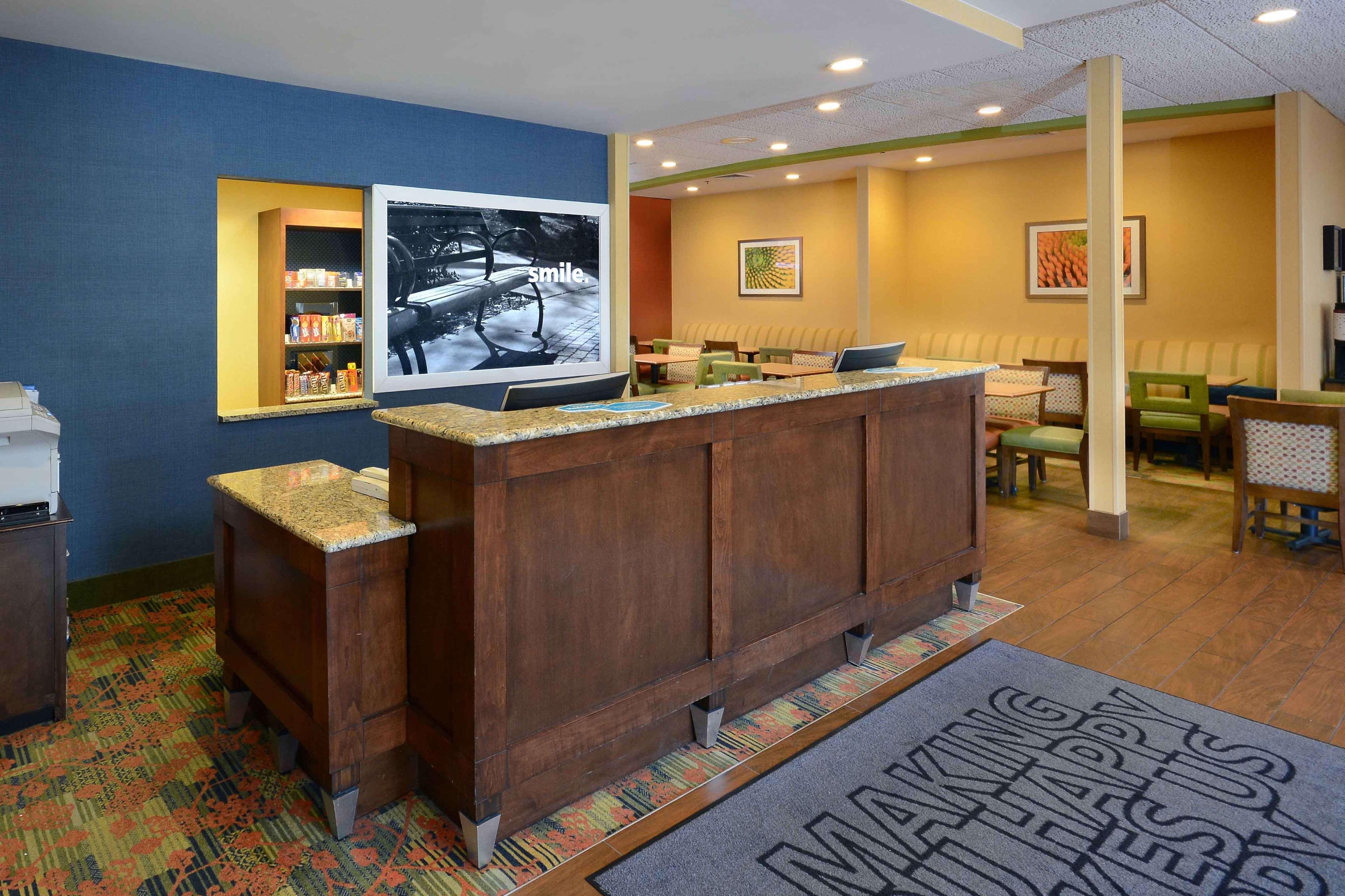 Hampton Inn Fayetteville Fort Bragg Экстерьер фото