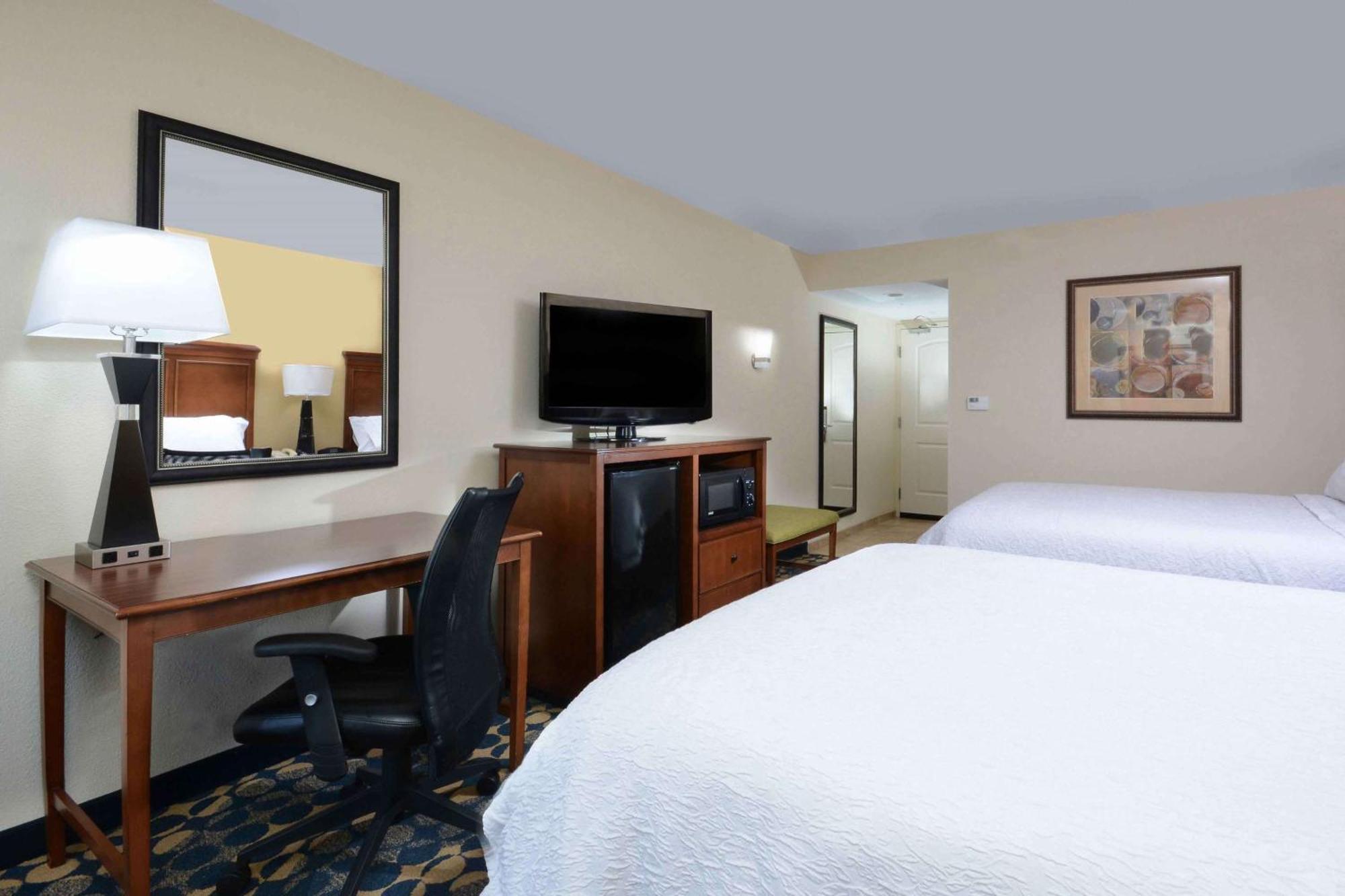 Hampton Inn Fayetteville Fort Bragg Экстерьер фото