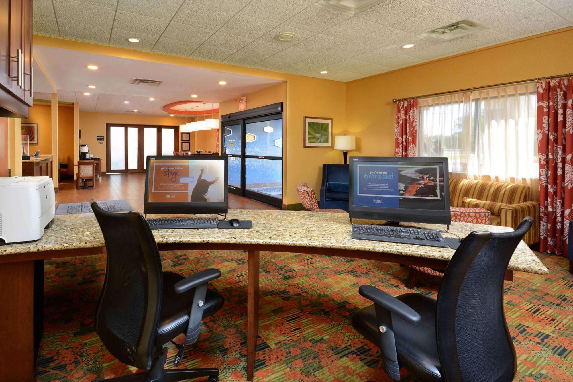 Hampton Inn Fayetteville Fort Bragg Экстерьер фото