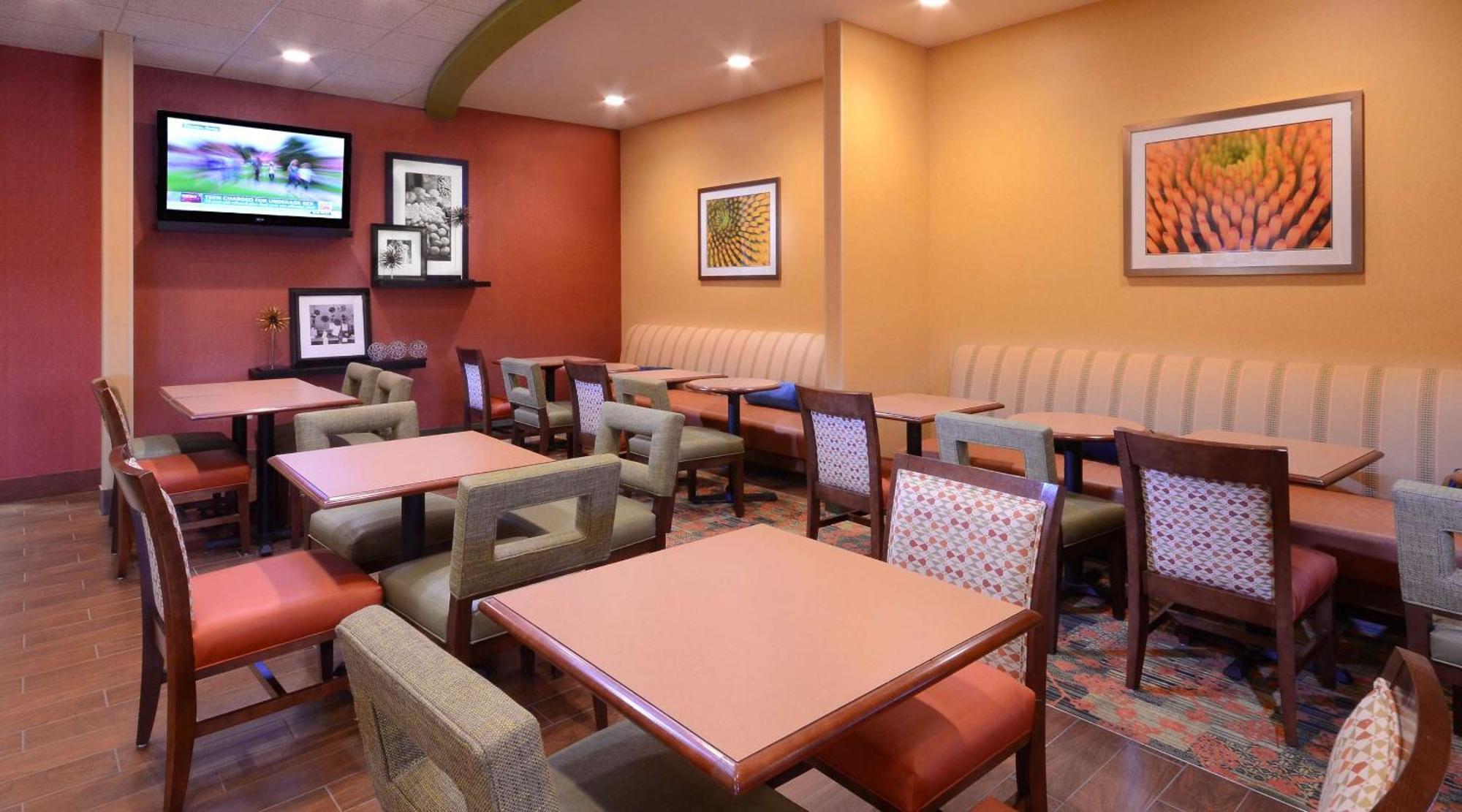 Hampton Inn Fayetteville Fort Bragg Экстерьер фото