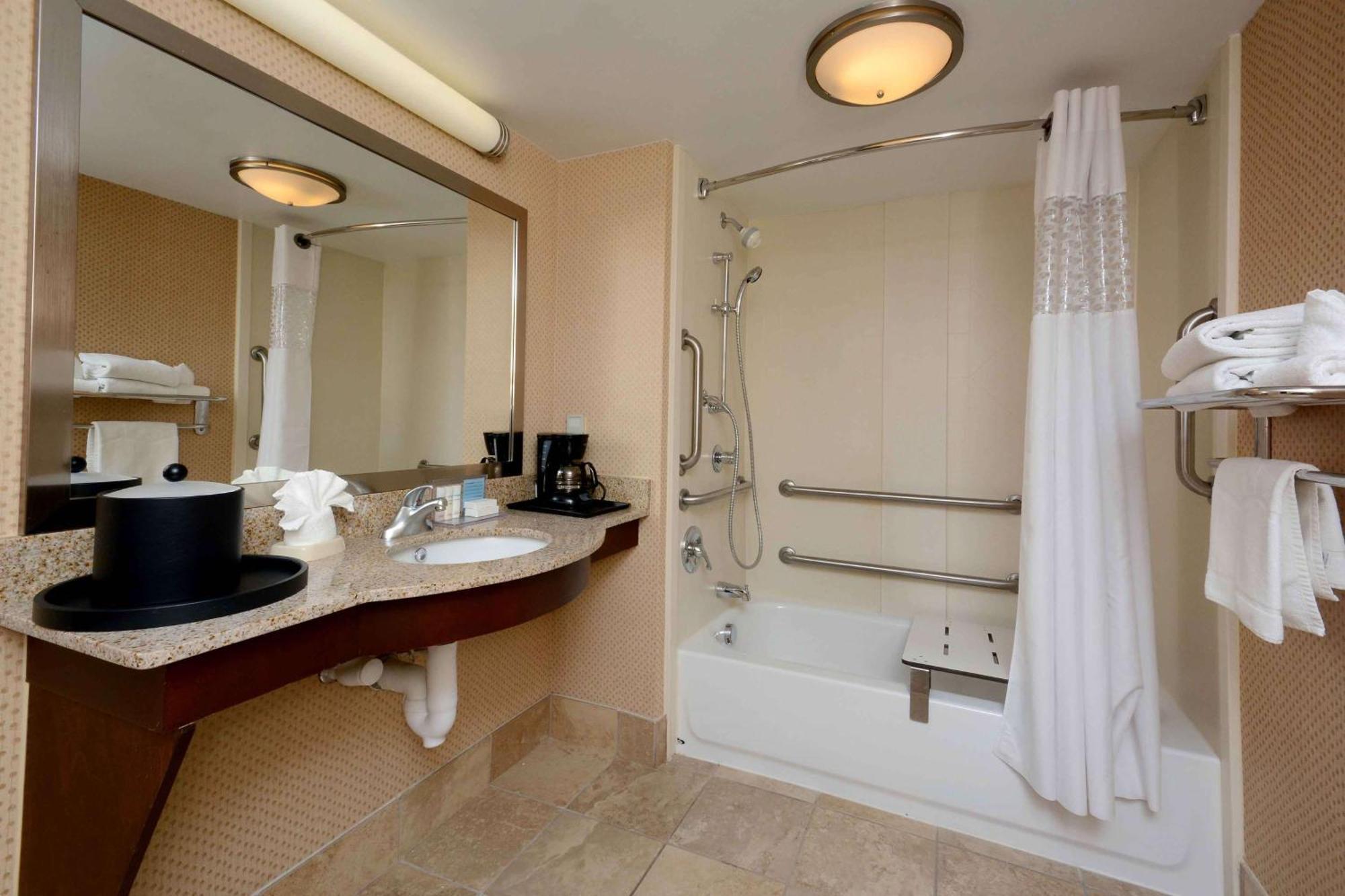 Hampton Inn Fayetteville Fort Bragg Экстерьер фото