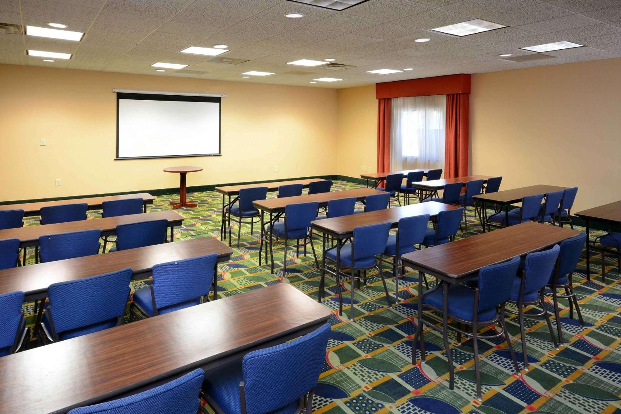 Hampton Inn Fayetteville Fort Bragg Экстерьер фото