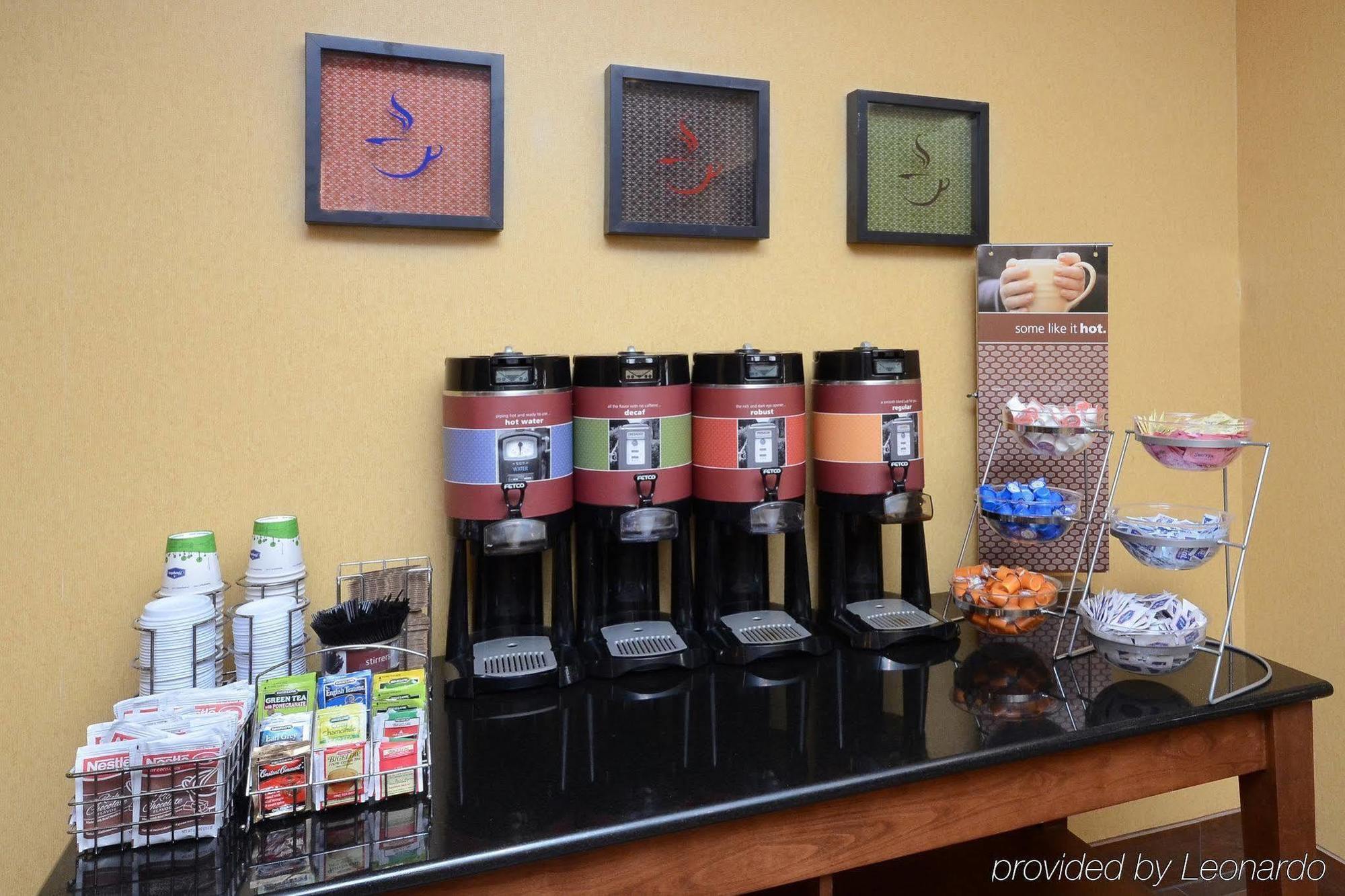Hampton Inn Fayetteville Fort Bragg Экстерьер фото