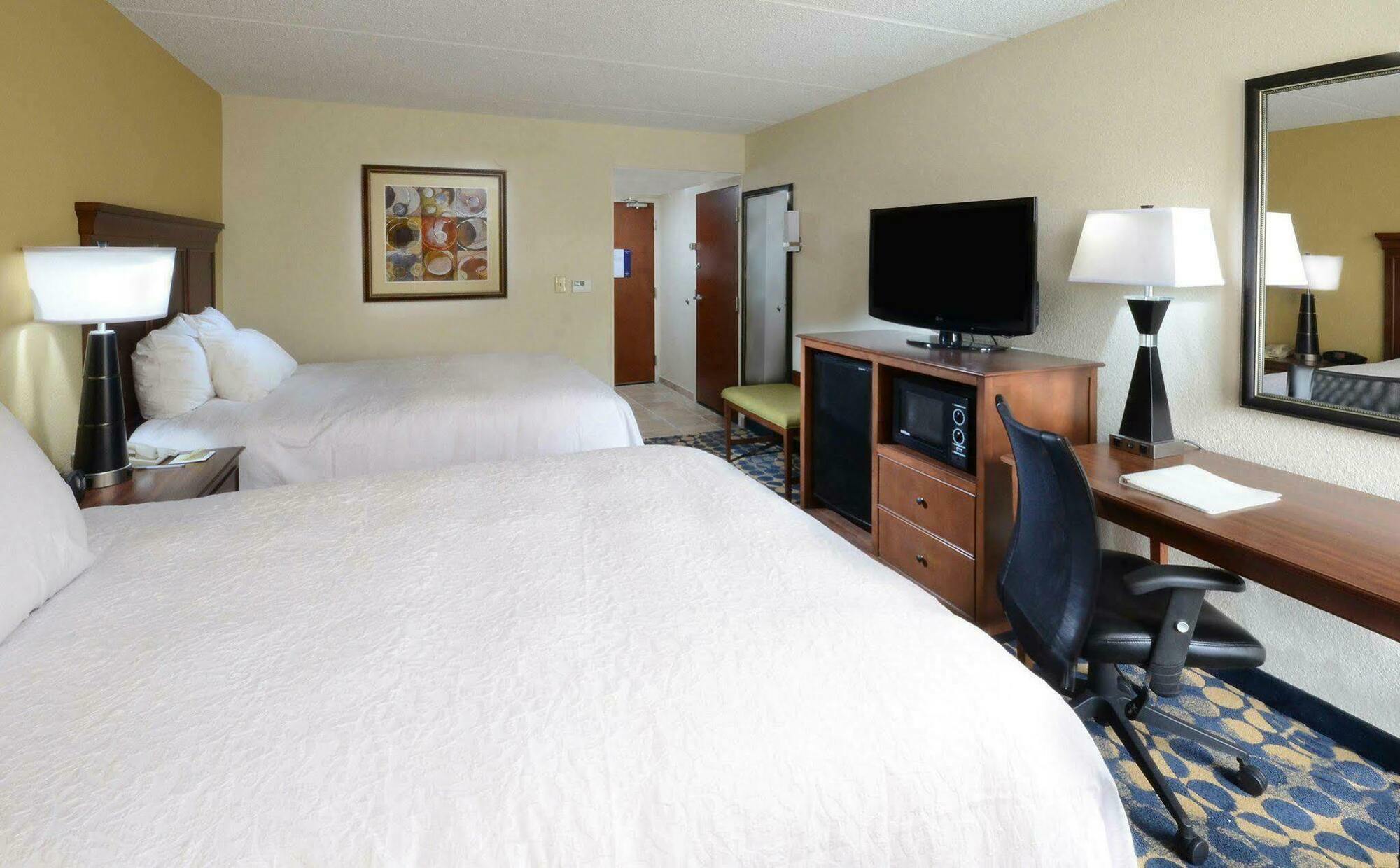 Hampton Inn Fayetteville Fort Bragg Экстерьер фото